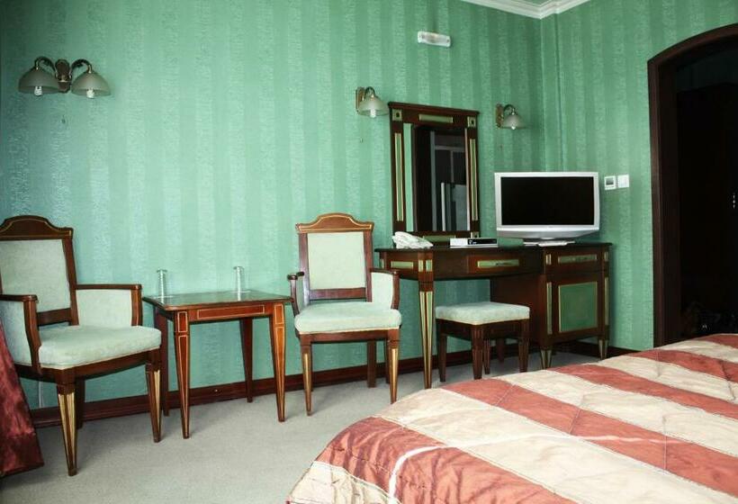 اتاق لوکس با بالکن, Family Hotel Lazur