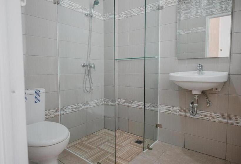 Номер Economy, Reddoorz Plus @ Karet Pedurenan 3