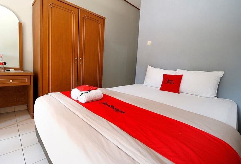 标准间, Reddoorz Plus @ Karet Pedurenan 3