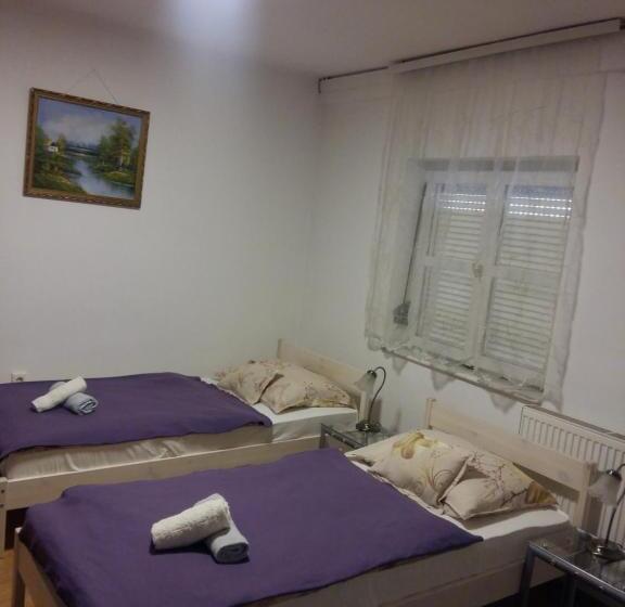 スタンダードルーム, Retro Panzió