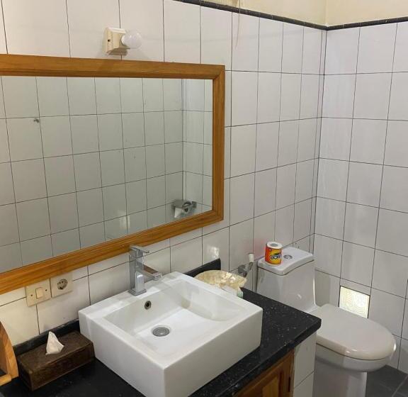 Бунгало Deluxe, New Starlight Hotel Lovina