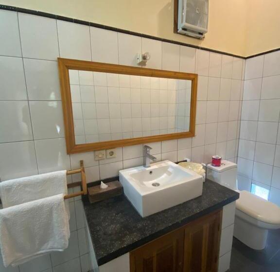 بنجلو ديلوكس, New Starlight Hotel Lovina