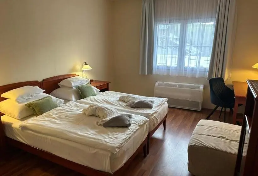 スタンダードルーム, Szent Orbán Erdei Wellness Hotel és Residence