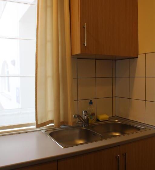 דירת חדר, Tokajvár