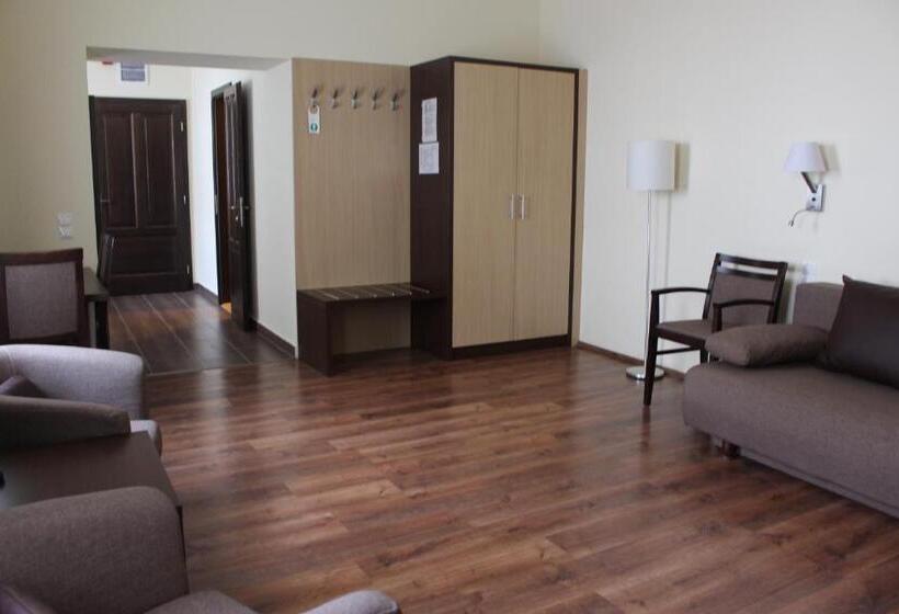 דירת חדר, Tokajvár