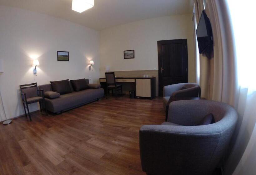 דירת חדר, Tokajvár