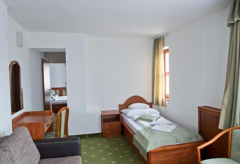 חדר סטנדרט, Toldi Fogadó