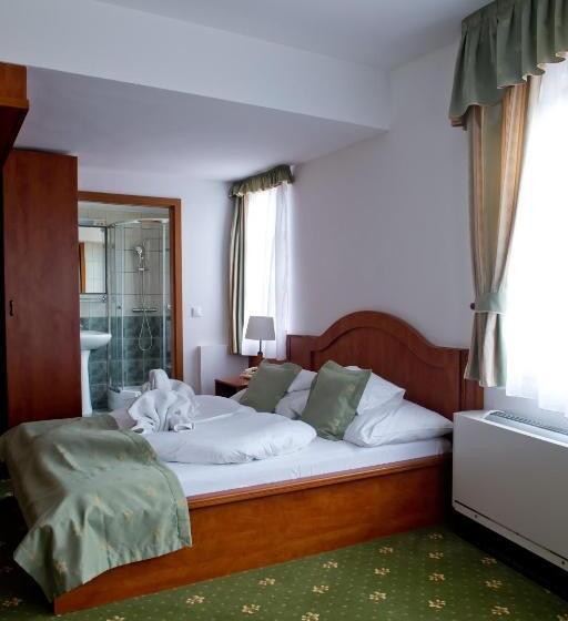 חדר סטנדרט, Toldi Fogadó