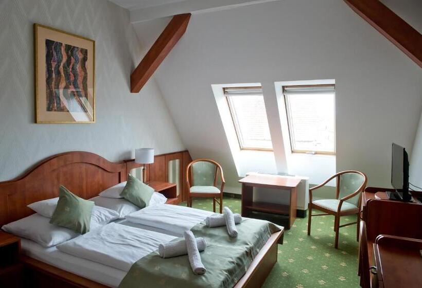 חדר סטנדרט, Toldi Fogadó