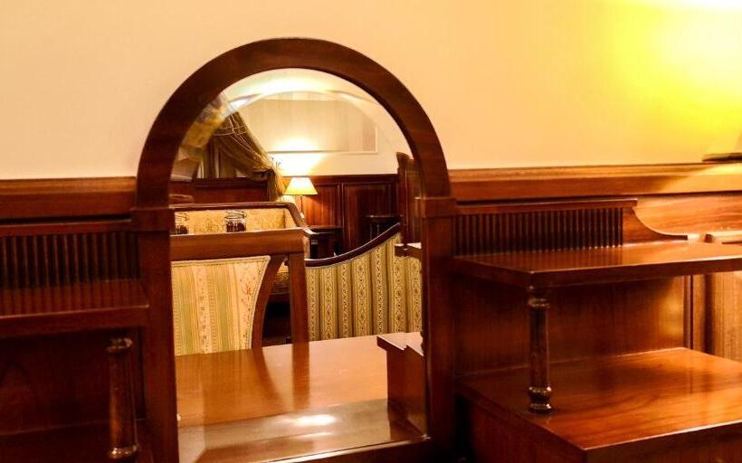 Люкс с гидромассажем, Kastélyhotel Sasvár Resort