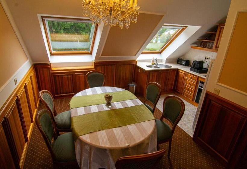 带3个卧室的公寓, Kastélyhotel Sasvár Resort