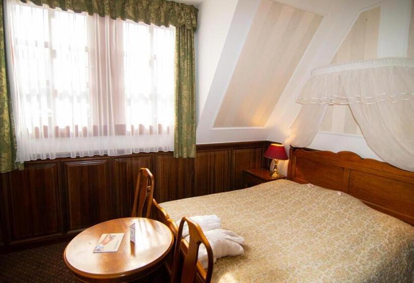 Номер Economy, Kastélyhotel Sasvár Resort