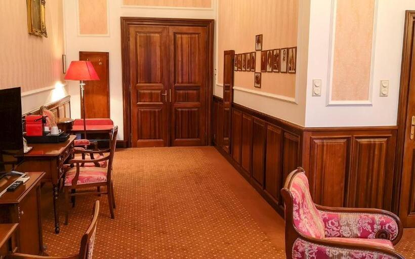 Люкс с гидромассажем, Kastélyhotel Sasvár Resort