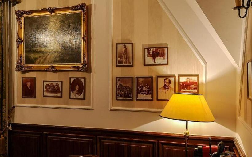 带按摩浴盆的套房, Kastélyhotel Sasvár Resort