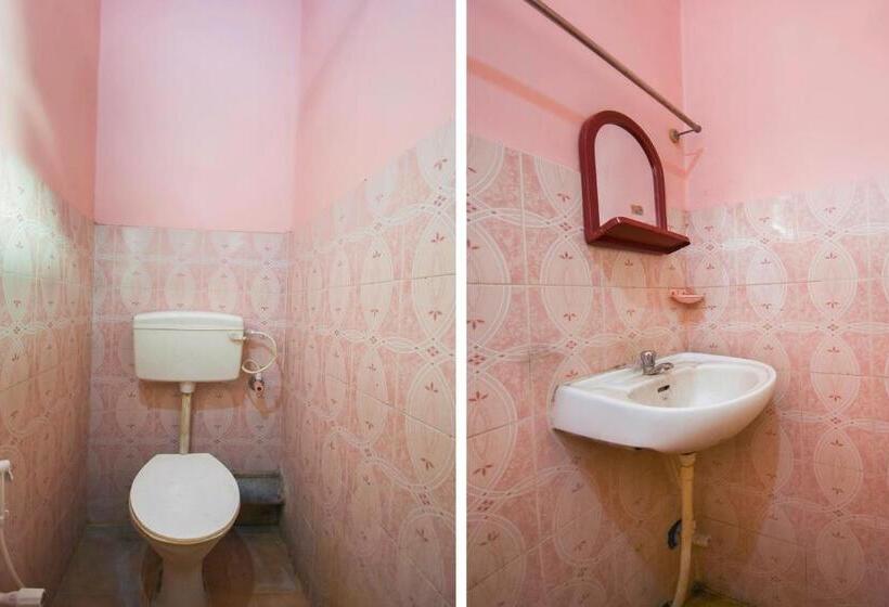 Quarto Triplo Clássico, O Maa Laxmi Lodge