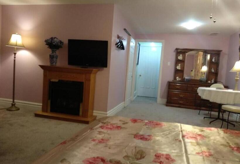 디럭스 스위트, Angel Hideaway