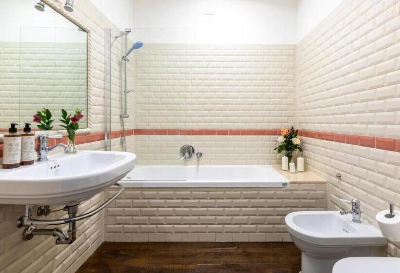 اتاق استاندارد چهار تخته, Alla Corte Guest House