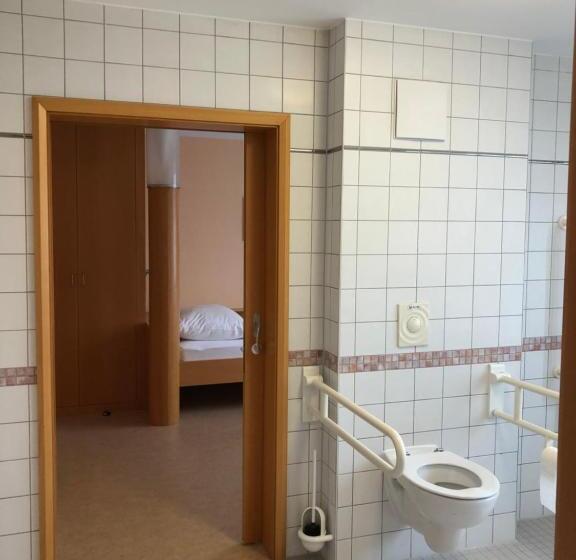 장애인을 위한 스탠다드 룸, Spectrum Kirche Exerzitien Und Bildungshaus Auf Mariahilf