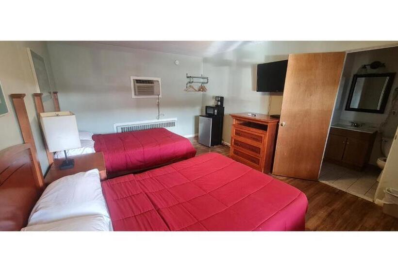 Номер Стандарт, Werry S Cottages Motel & Pub By Oyo East Stroudsburg Poconos