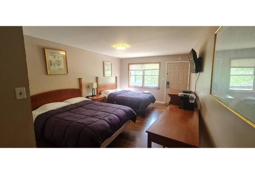 Номер Стандарт, Werry S Cottages Motel & Pub By Oyo East Stroudsburg Poconos