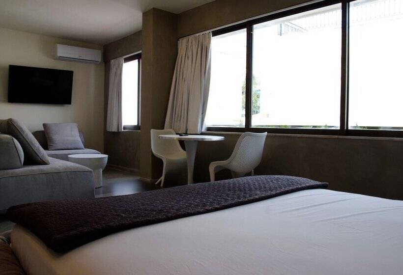 デラックススイート, 99 Adrianou Apartments