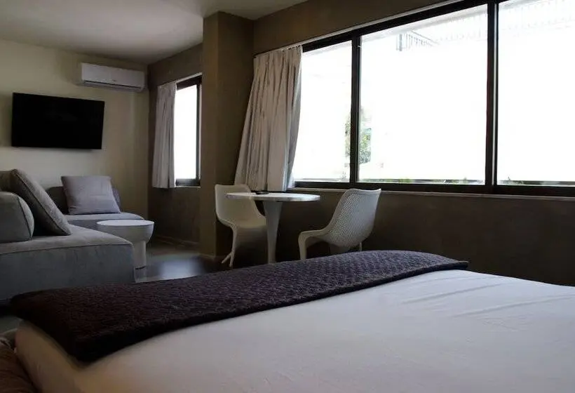 デラックススイート, 99 Adrianou Apartments