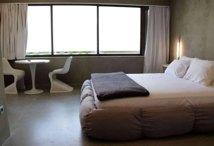 デラックススイート, 99 Adrianou Apartments