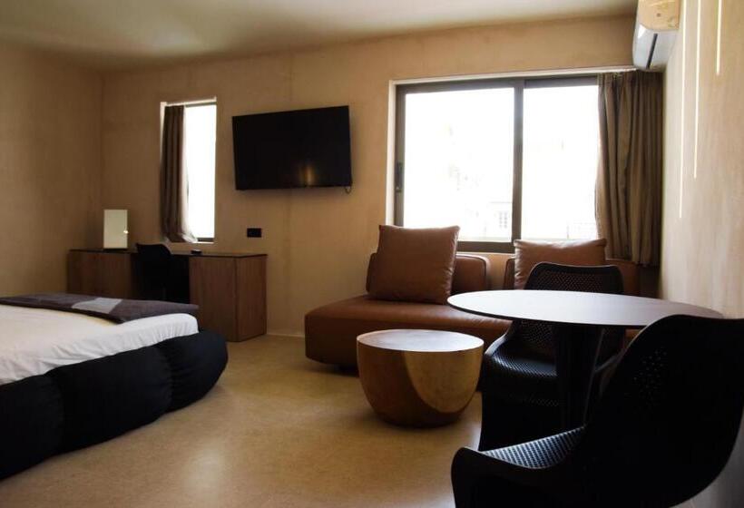 デラックススイート, 99 Adrianou Apartments