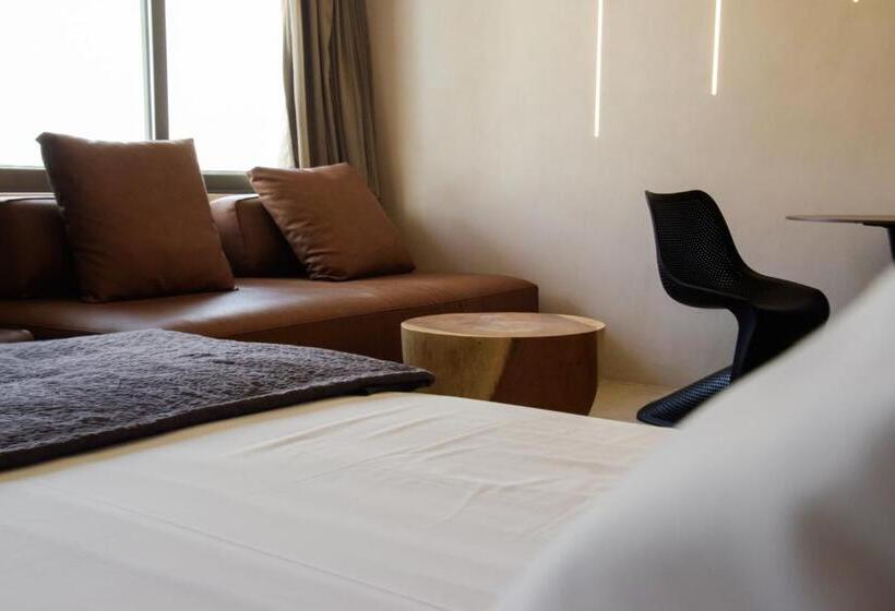 デラックススイート, 99 Adrianou Apartments