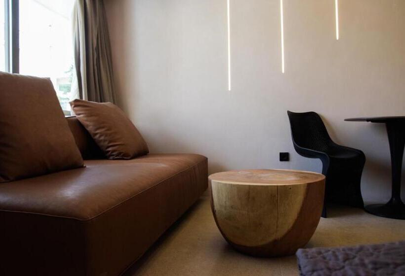 デラックススイート, 99 Adrianou Apartments