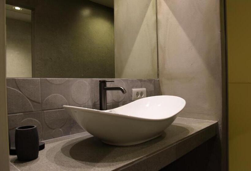 デラックススイート, 99 Adrianou Apartments