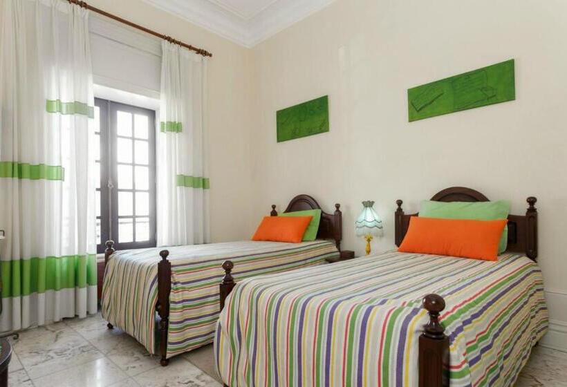اتاق استاندارد با سرویس بهداشتی مشترک, 18st. Hostel