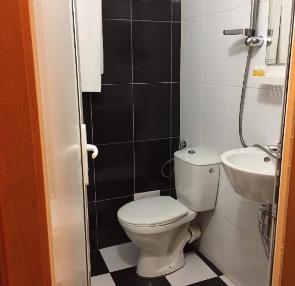 اتاق استاندارد سه نفره, Family Hotel Amor