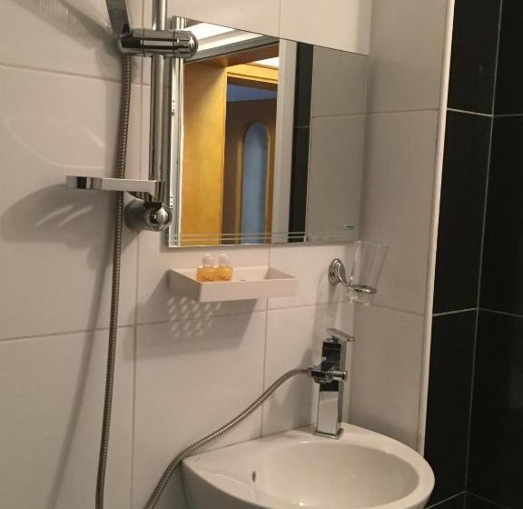 חדר סטנדרט לשלושה, Family Hotel Amor