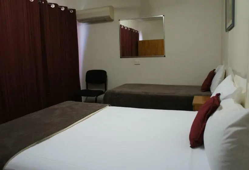 3ベッドルームアパートメント, Ayrline Motel