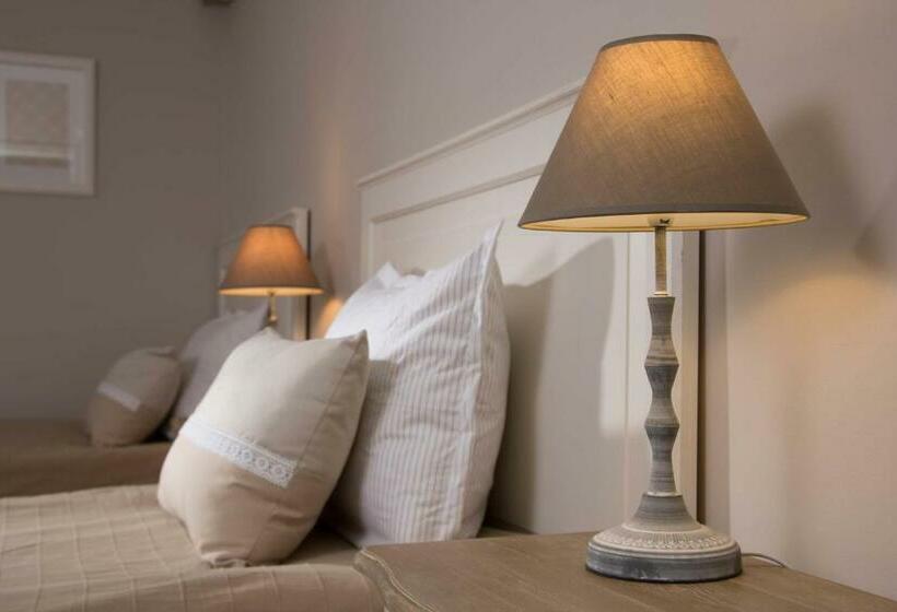 스탠다드 룸, Family Hotel The Castle
