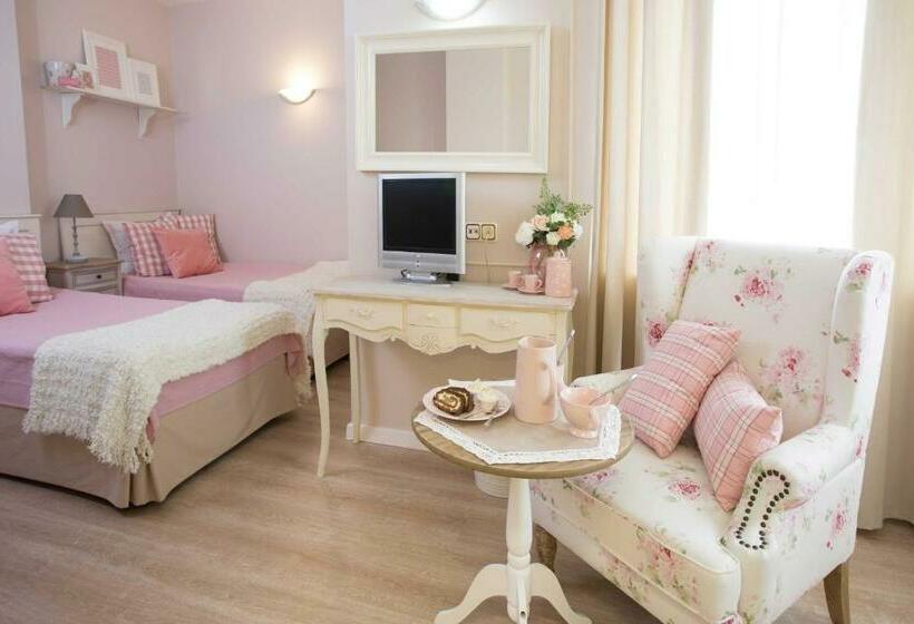 스탠다드 룸, Family Hotel The Castle