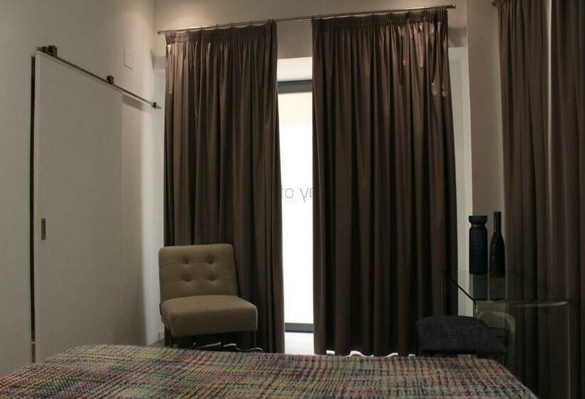 سوییت, Day Off Suite&hostel