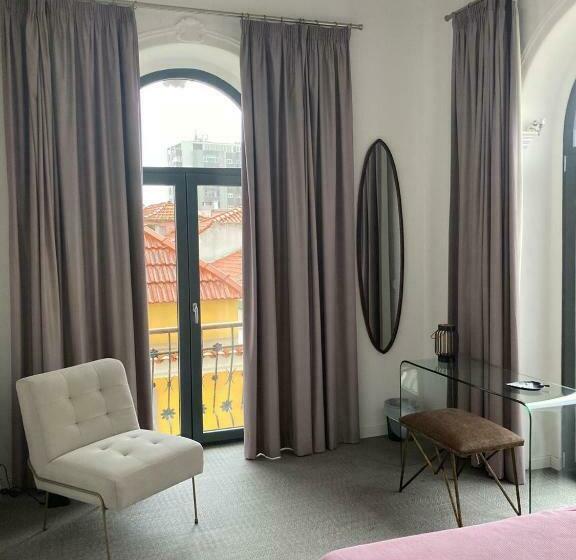 سوییت لوکس, Day Off Suite&hostel