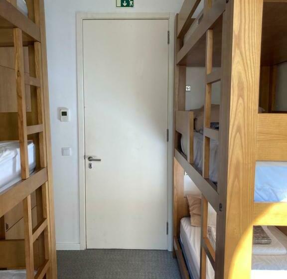 تختخواب در اتاق مشترک, Day Off Suite&hostel