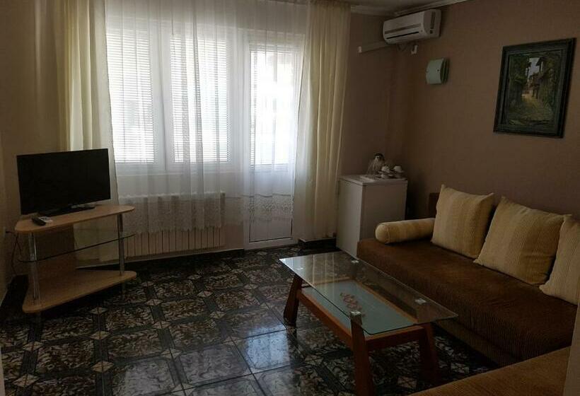 Family flat with balcony, Family Hotel Alfa Vita