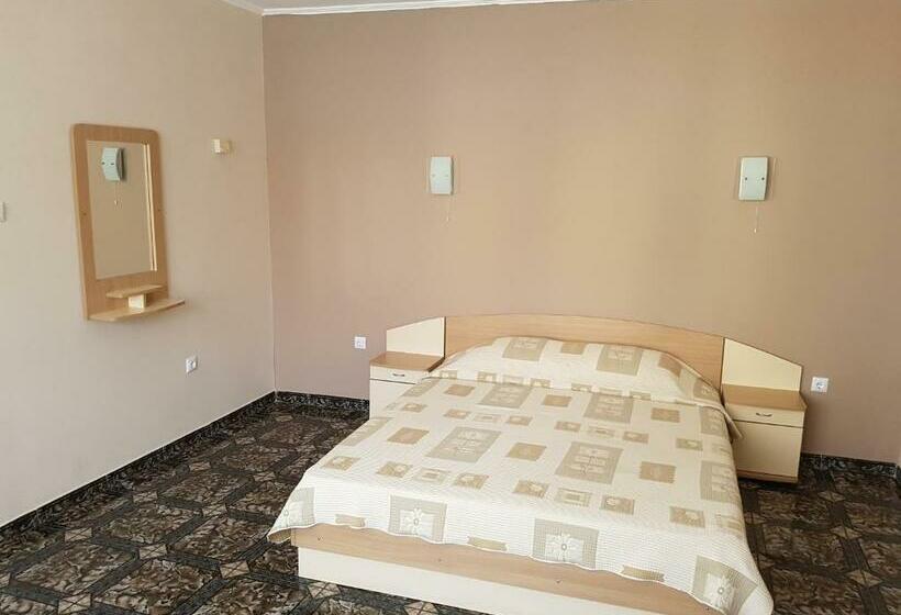 Family flat with balcony, Family Hotel Alfa Vita