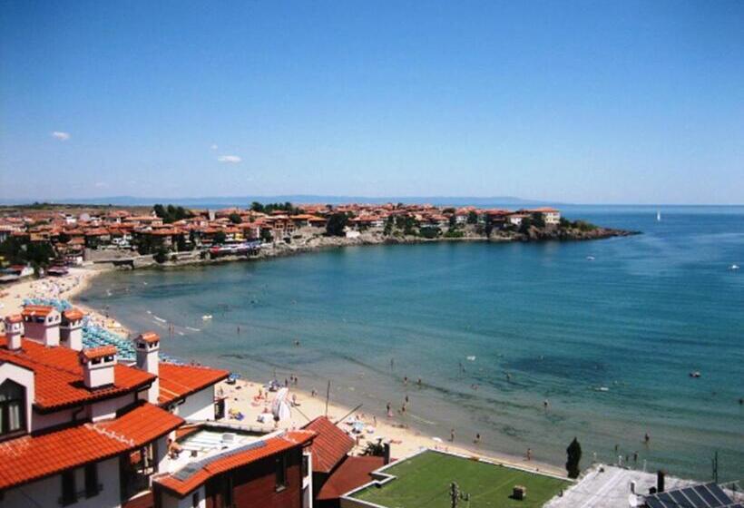 Трехместный Номер Стандарт с Балконом, Family Hotel Alfa Vita