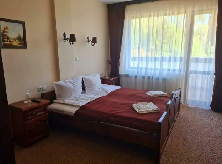 سوییت جونیور با بالکن, Family Hotel Bela