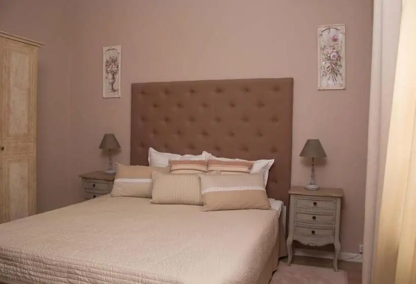 スイート, Family Hotel The Castle