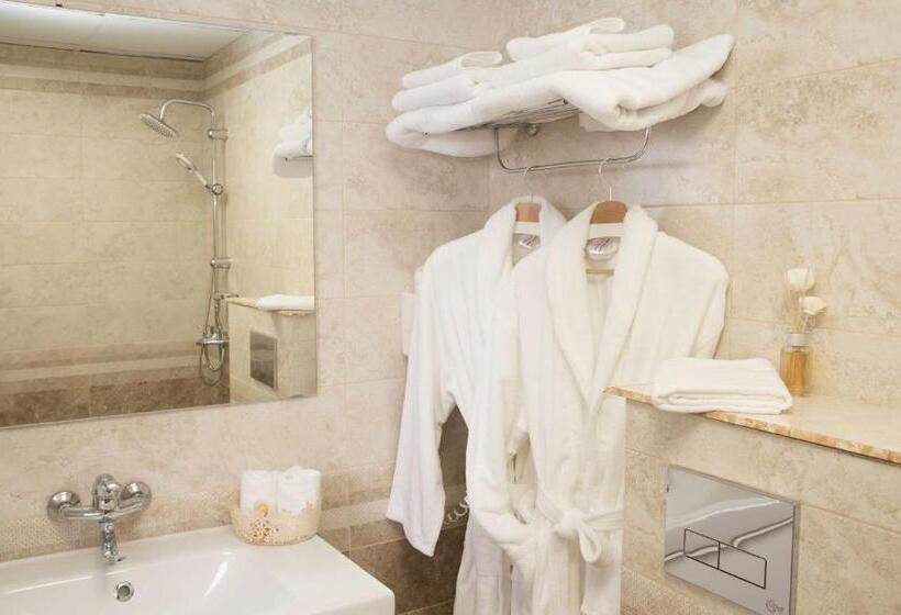스위트, Family Hotel The Castle