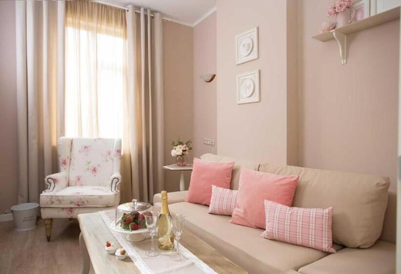 جناح, Family Hotel The Castle