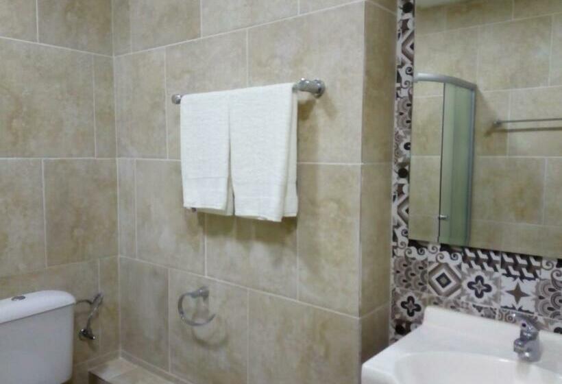 חדר סטנדרט לשלושה עם נוף לבריכה, Afrodita Dimitrovgrad Bg