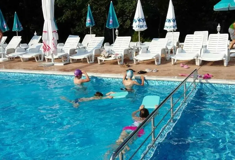プールビュースタンダードルーム, Afrodita Dimitrovgrad Bg