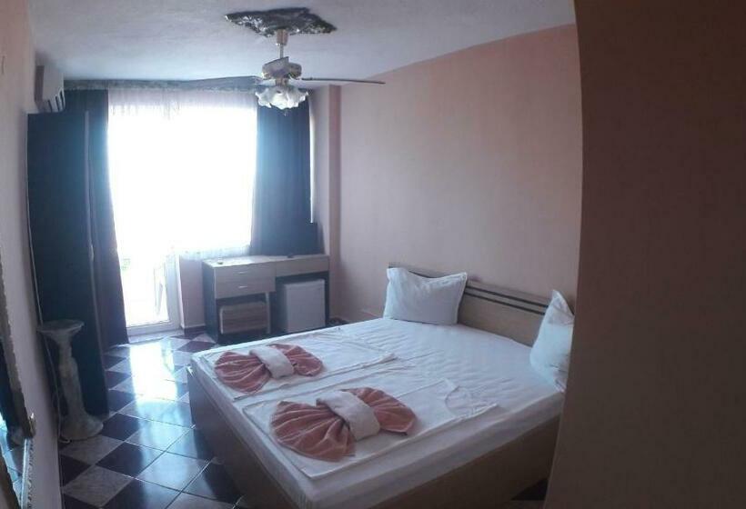 バルコニー付きスタンダードルーム, Angy